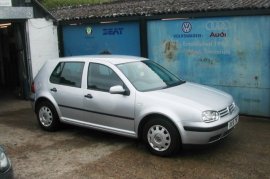 Volkswagen Golf 1.8